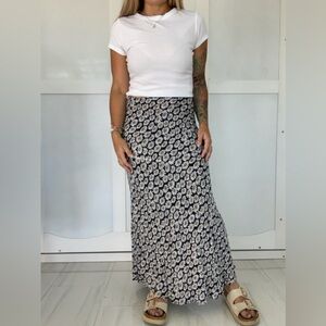 Vintage Floral Daisy Navy and White Women's Maxi Skirt